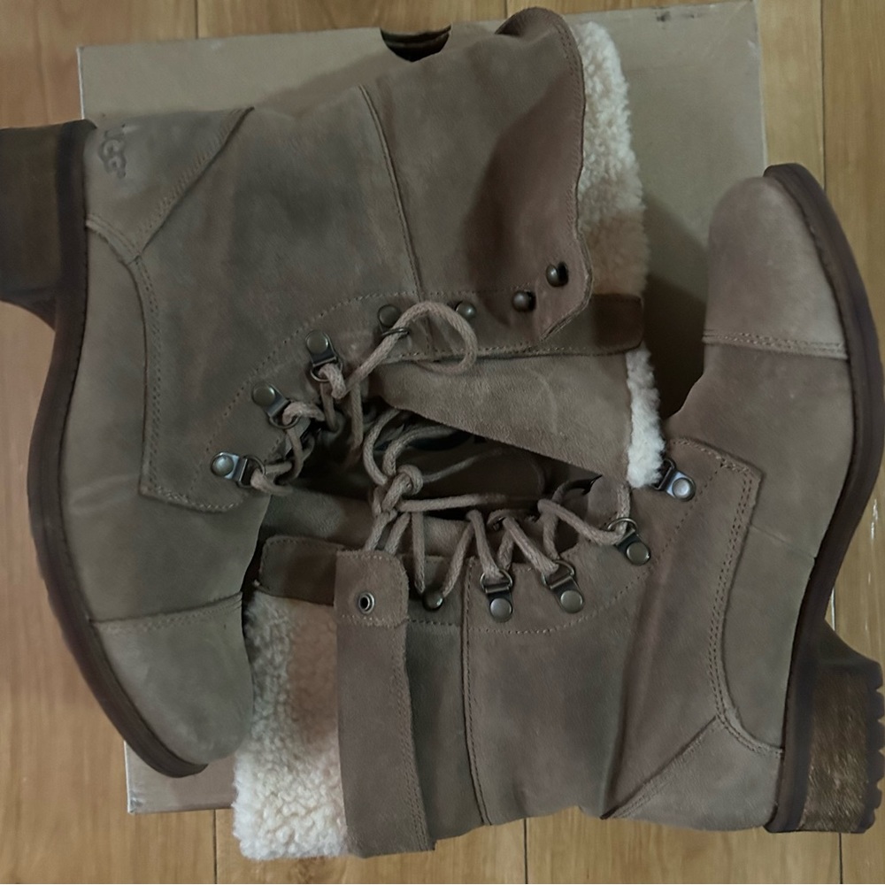 Uggs - image 2